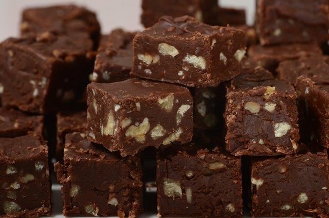 chocolate marshmallow fudge joyofbaking com video recipe valentines tea party