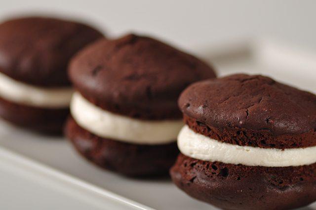 What is an easy recipe for whoopie pies?