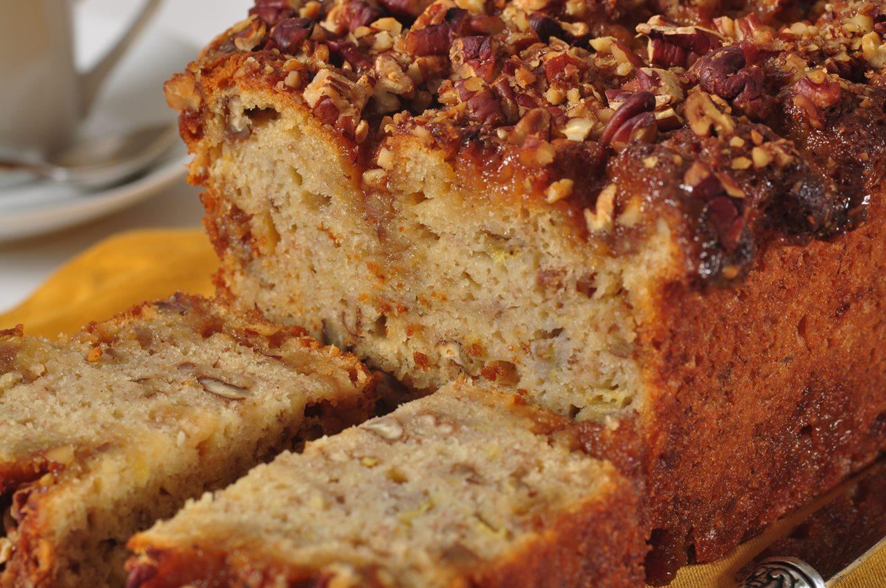 Banana Streusel Bread - Joyofbaking.com *Video Recipe*