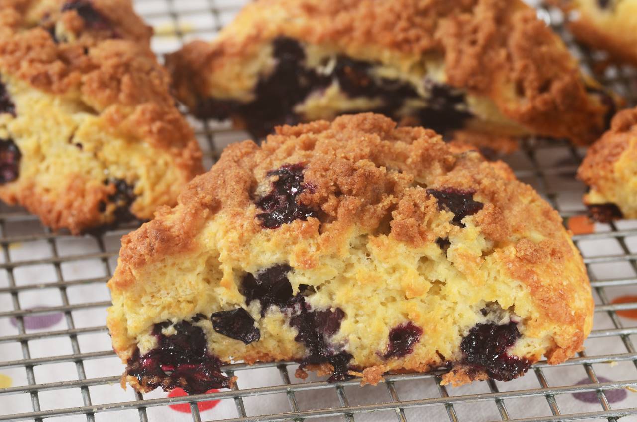 Blueberry Streusel Scones *Video Recipe*