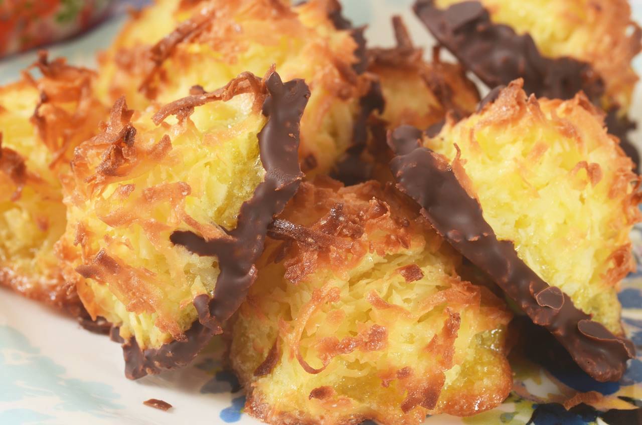 Chocolate Dipped Coconut Macaroons *Video Recipe*