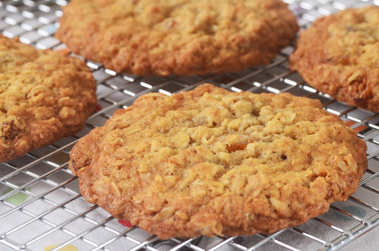 Oatmeal Raisin Cookies *Video Recipe*