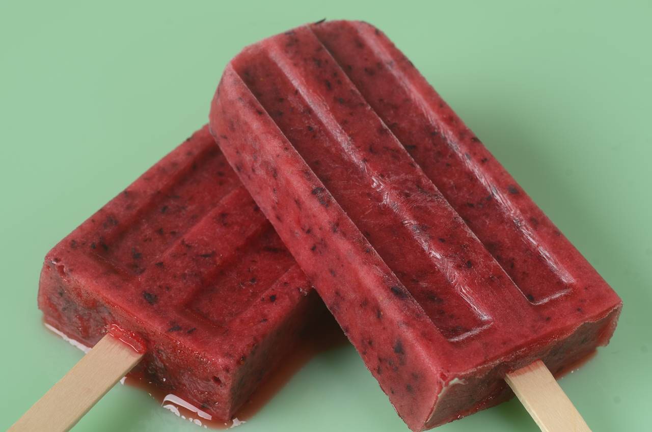 Strawberry Blueberry Frozen Pops *Video Recipe*