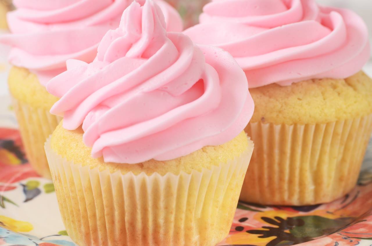 Vanilla Cupcakes *Video Recipe*