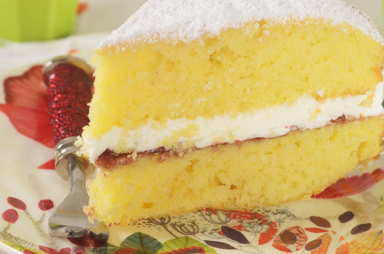 Victoria Sponge Cake - Joyofbaking.com