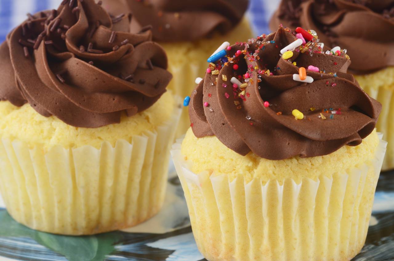 Yellow Cupcakes *Video Recipe*