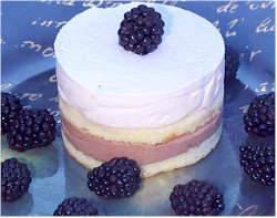 Individual Sponge Cakes with Cream